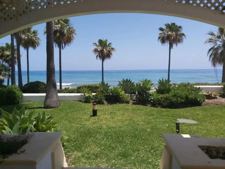 Apartment Gorgeous Beachfront Property With Stunning Sea Views & Garden Estepona Spain