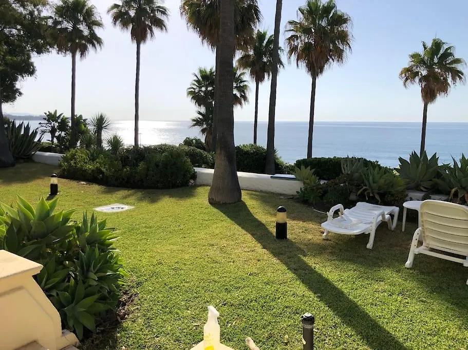 Apartment Gorgeous Beachfront Property With Stunning Sea Views & Garden Estepona