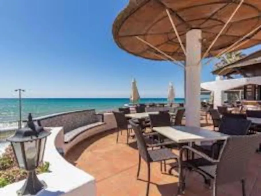 Apartment Gorgeous Beachfront Property With Stunning Sea Views & Garden Estepona